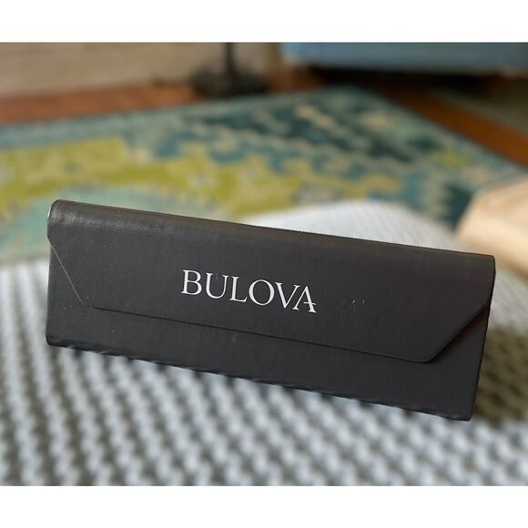 Bulova Triangular Glasses Eyeglass SunGlasses Folds Flat Leather Hard Case Gray - Picture 1 of 5